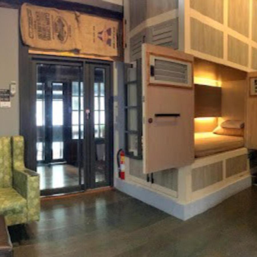 Jerry'S Mazehut Hostel ไถหนาน ภายนอก รูปภาพ