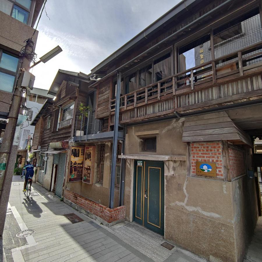 Jerry'S Mazehut Hostel ไถหนาน ภายนอก รูปภาพ