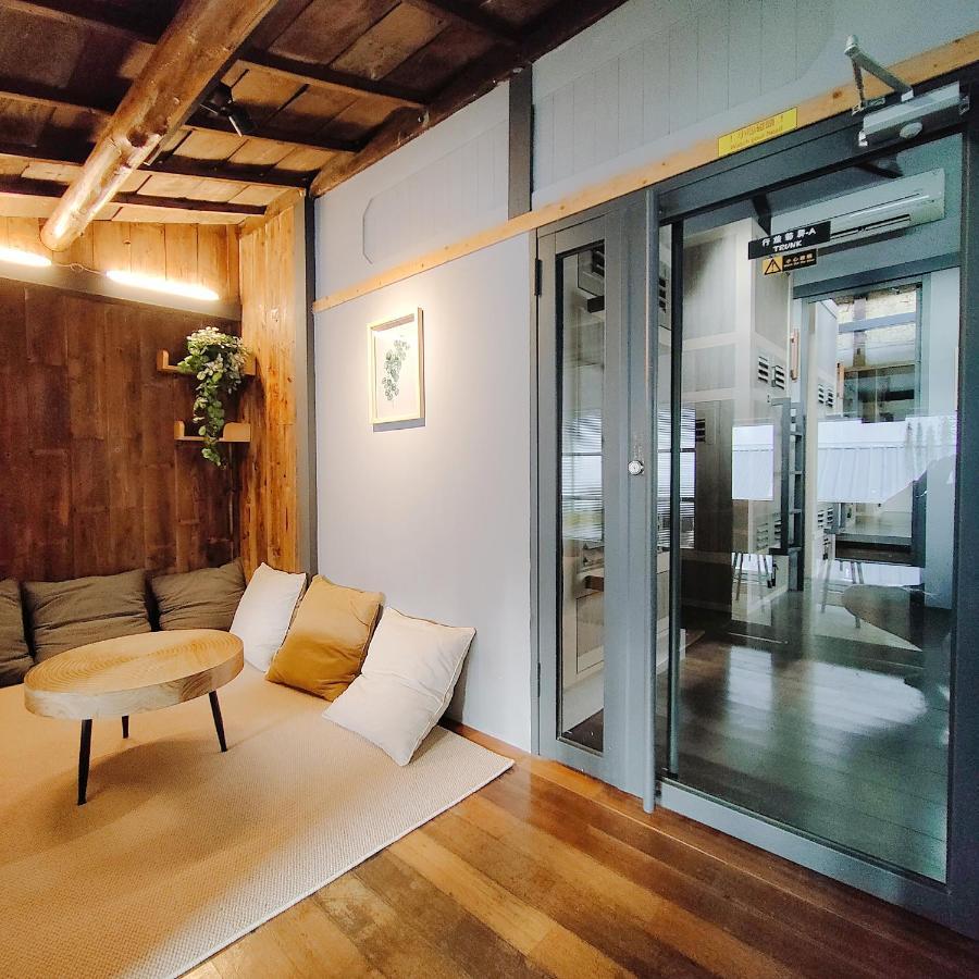 Jerry'S Mazehut Hostel ไถหนาน ภายนอก รูปภาพ