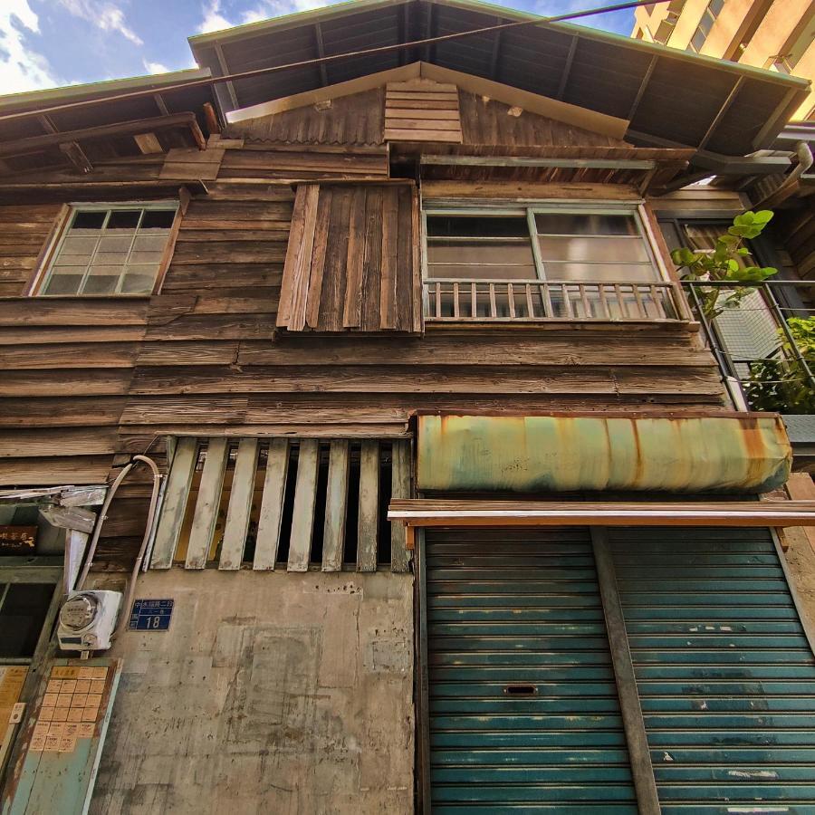 Jerry'S Mazehut Hostel ไถหนาน ภายนอก รูปภาพ