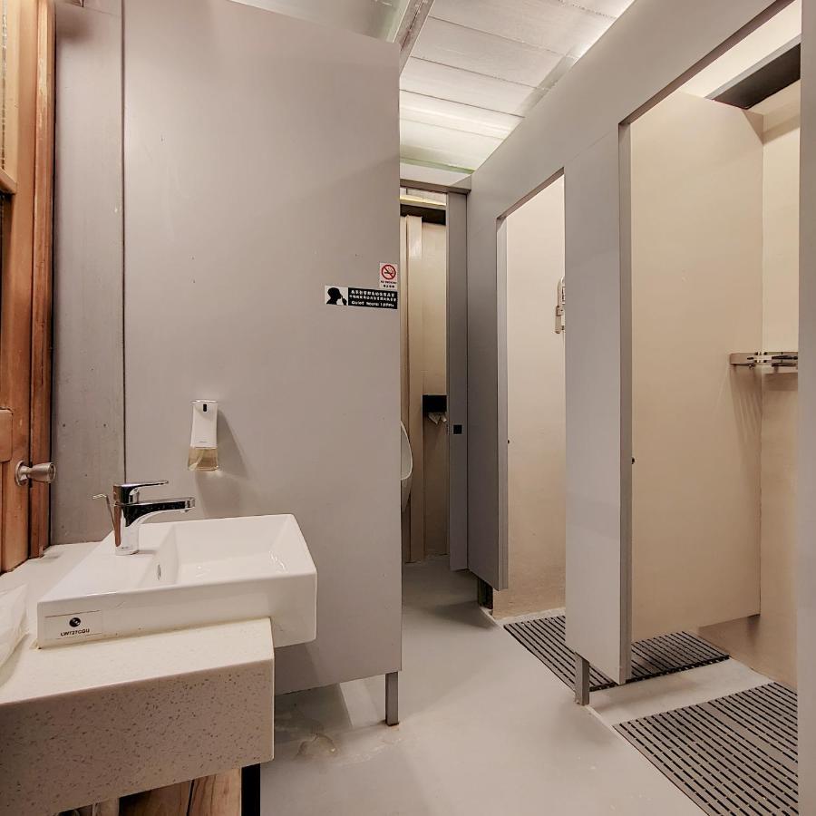 Jerry'S Mazehut Hostel ไถหนาน ภายนอก รูปภาพ