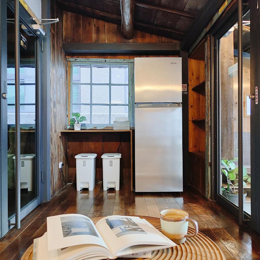 Jerry'S Mazehut Hostel ไถหนาน ภายนอก รูปภาพ