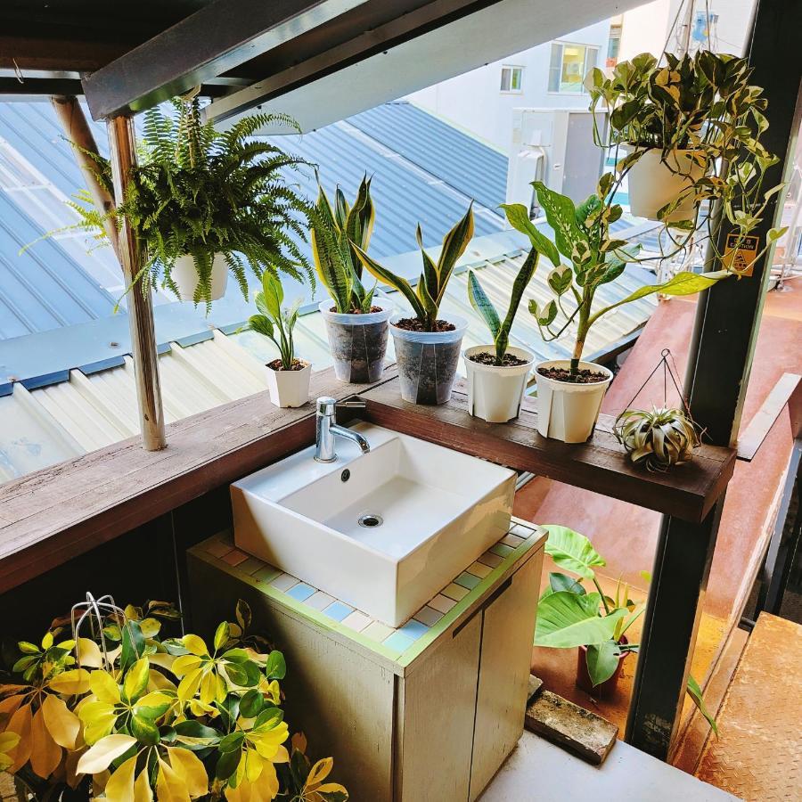 Jerry'S Mazehut Hostel ไถหนาน ภายนอก รูปภาพ