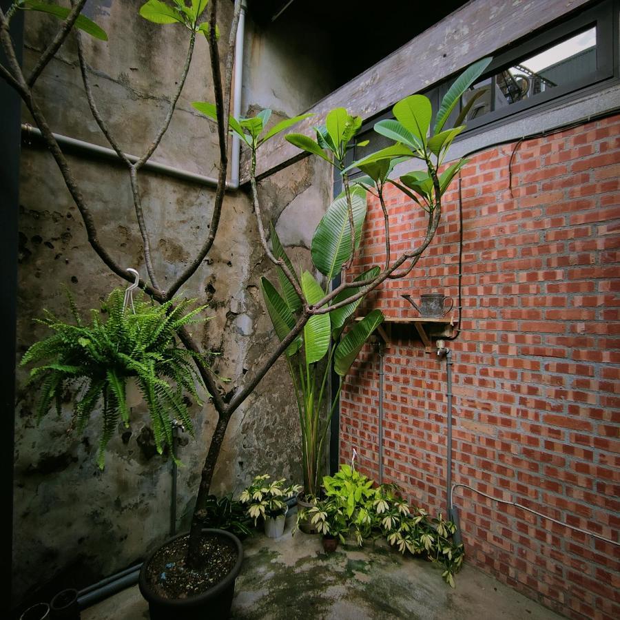 Jerry'S Mazehut Hostel ไถหนาน ภายนอก รูปภาพ