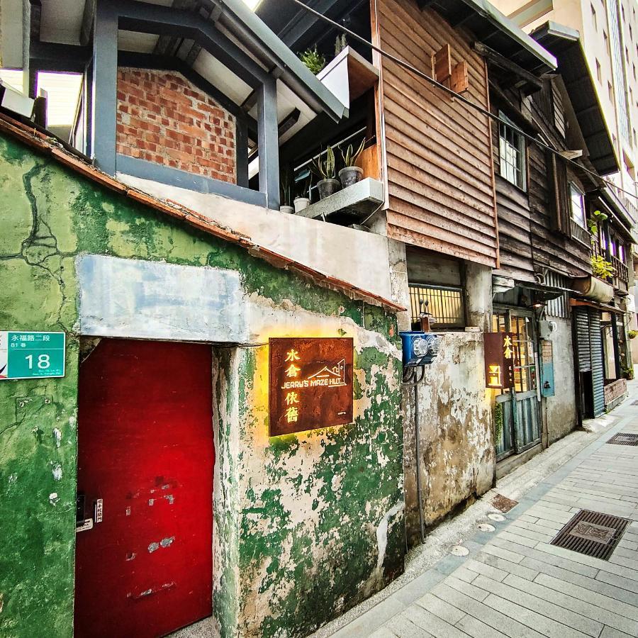 Jerry'S Mazehut Hostel ไถหนาน ภายนอก รูปภาพ