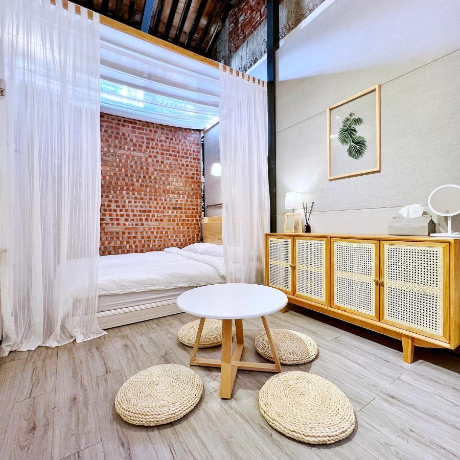 Jerry'S Mazehut Hostel ไถหนาน ภายนอก รูปภาพ